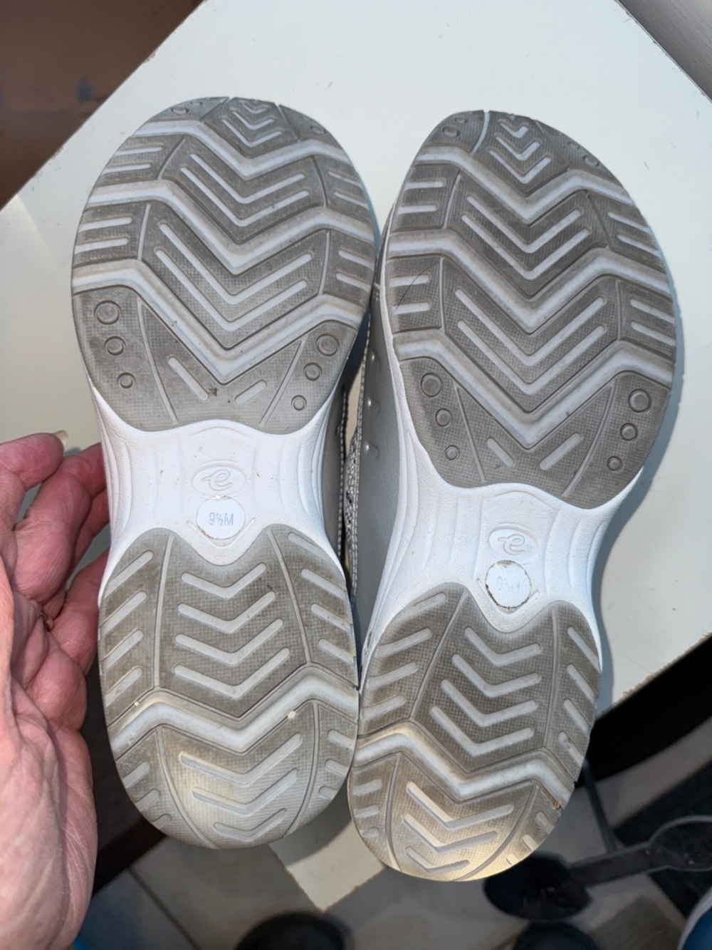Easy Spirit Metallic Silver Slip-On - Picture 7 of 8
